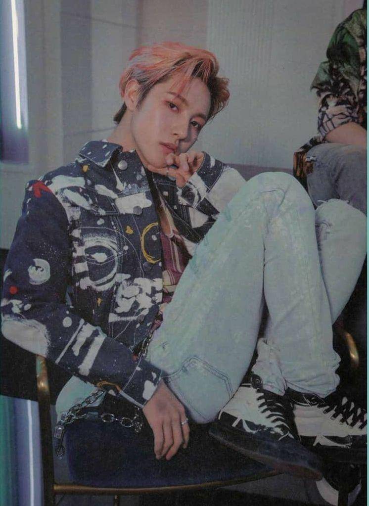 Jacket jeans ala member NCT (instagram.com/nctchilldream)