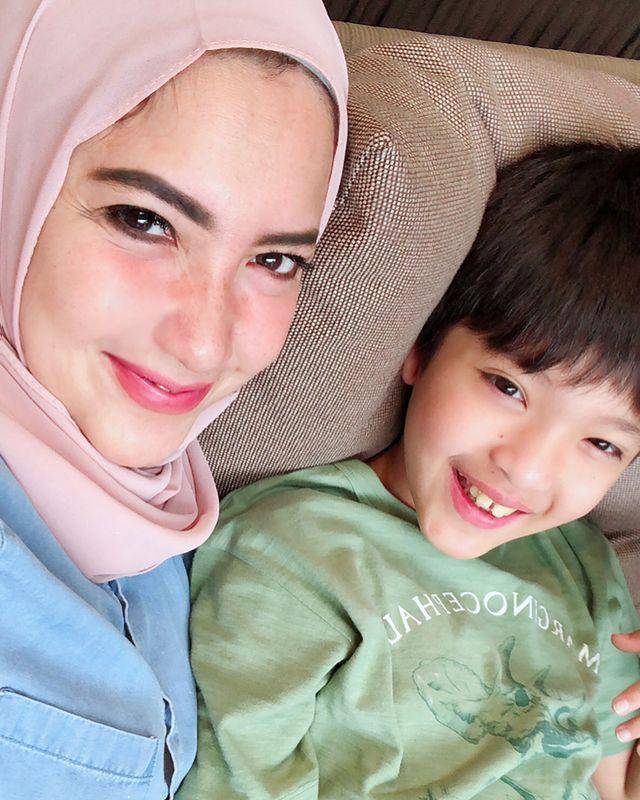 Tia Ivanka dan sang anak (instagram.com/tiaivankka)