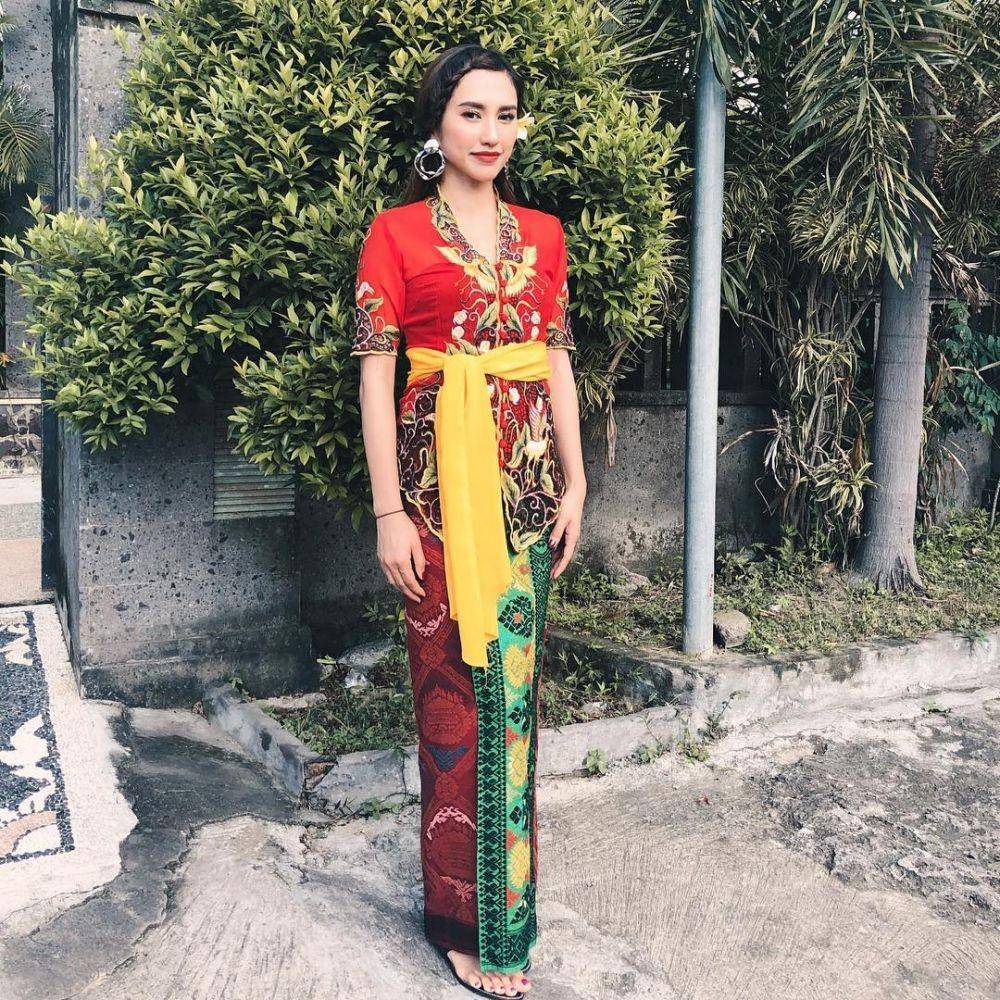 Kebaya Louise Anastasya. (instagram.com/louiseans/)