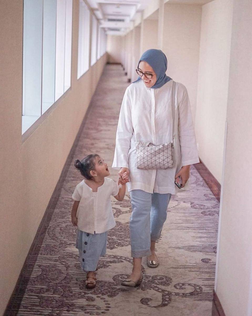 OOTD Syanindita dan Schalea. (instagram.com/strasysty/)