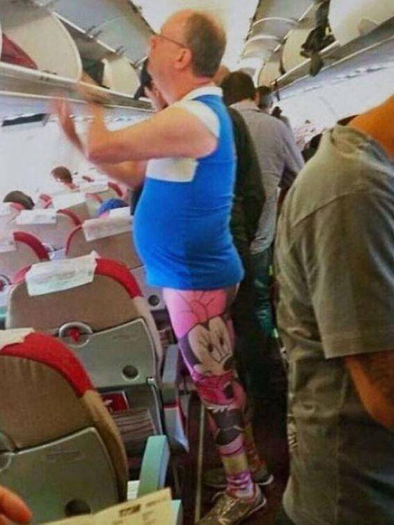 momen salah pakai baju (boredpanda.com)