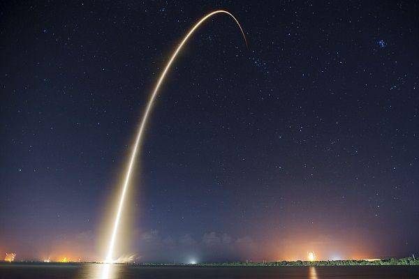 Ilustrasi peluncuran roket. (Pixabay.com/SpaceX-Imagery)