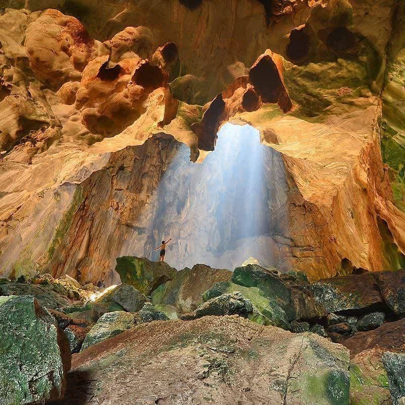 Goa Batu Sawar (instagram.com/barabai.banget)