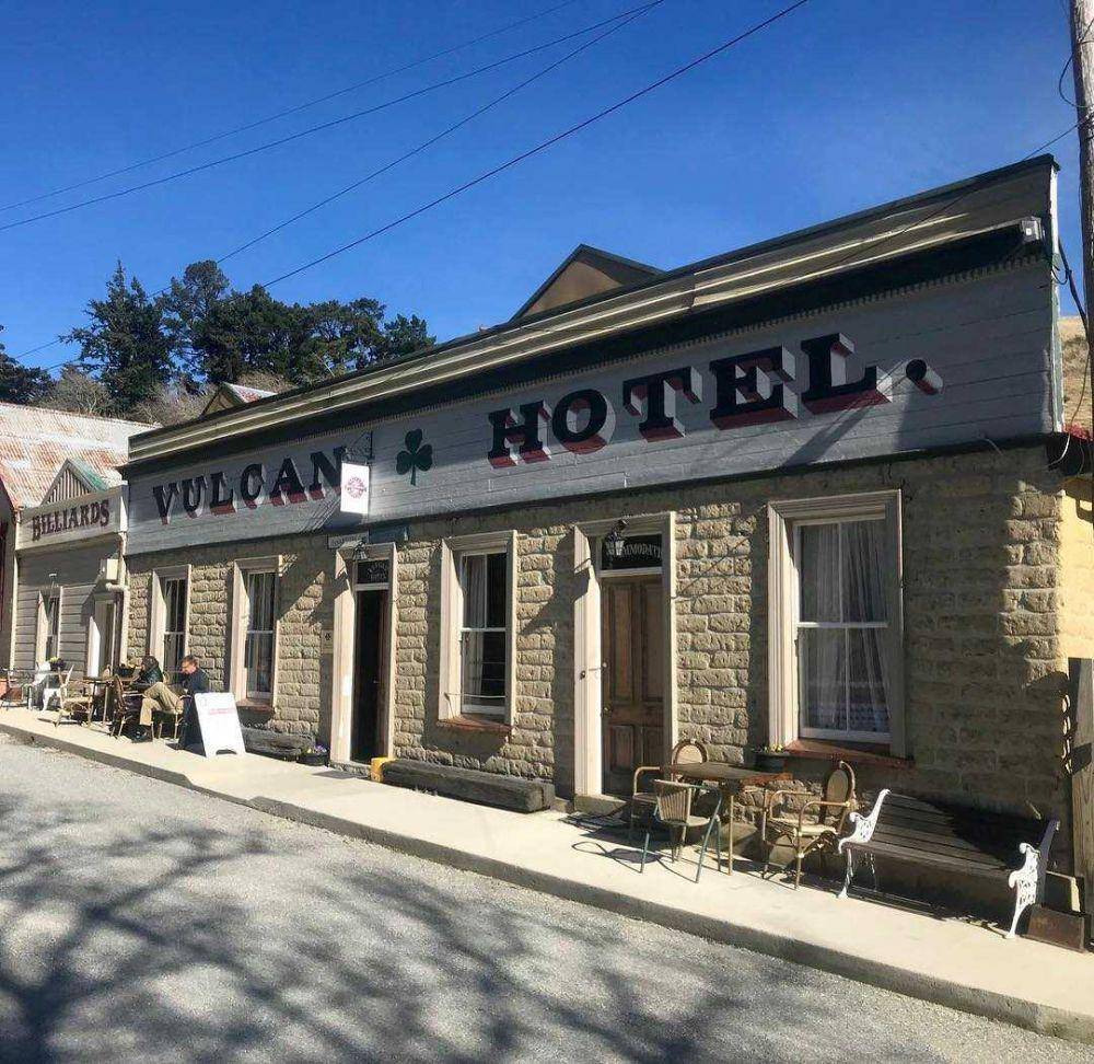 The Vulcan Hotel (instagram.com/remarkable_scenic_tour)