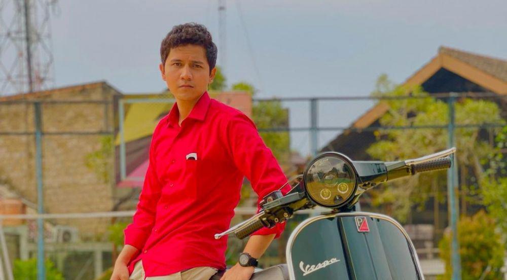 Jadi Papa Muda, 10 Potret Kece Reza Alisyahbana Bak Anak Sekolahan