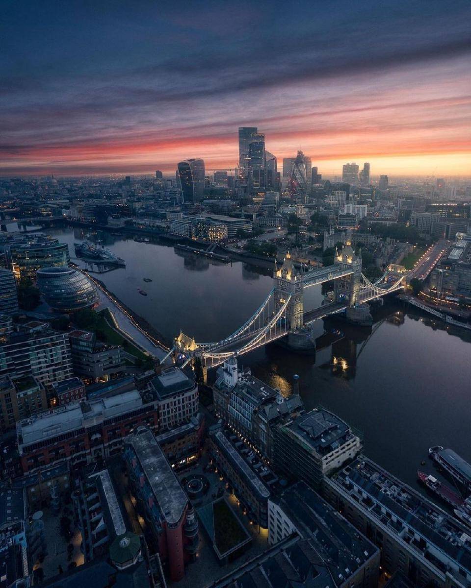 London, Inggris (instagram.com/ottoberkeley)