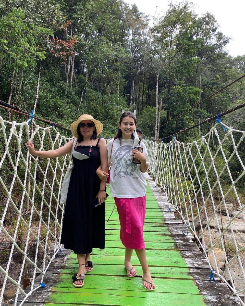Sandrinna Michelle dan ibu (instagram.com/sandrinna_11)