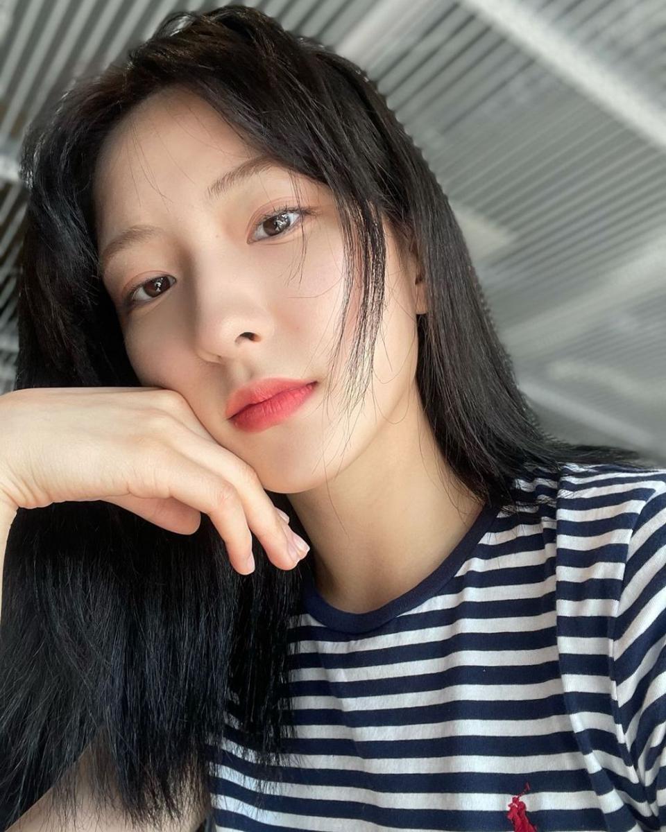 Eunseo WJSN (instagram.com/eeunseo._.v)