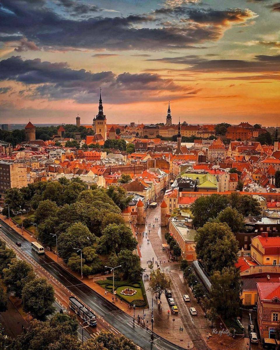 Tallinn, Estonia (instagram.com/kehuang12)