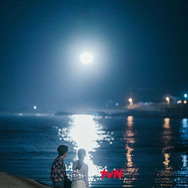 Kim Seon Ho dan Kang Min Ah di Hometown Cha Cha Cha (instagram.com/tvn_drama)