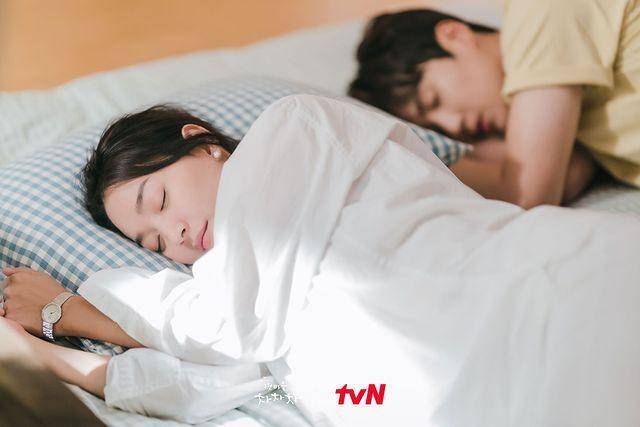 Kim Seon Ho dan Kang Min Ah di Hometown Cha Cha Cha (instagram.com/tvn_drama)