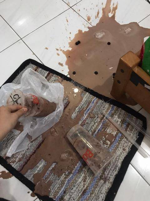 momen apes beli makanan (Twitter.com/katakanpetaaaaa)