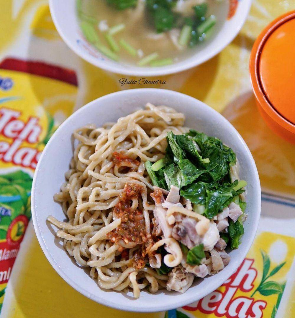Mie Ayam Acing (instagram.com/yuliochandra)
