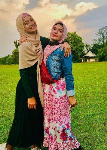 Ratu Sofya dan ibu (instagram.com/ratusfy_)