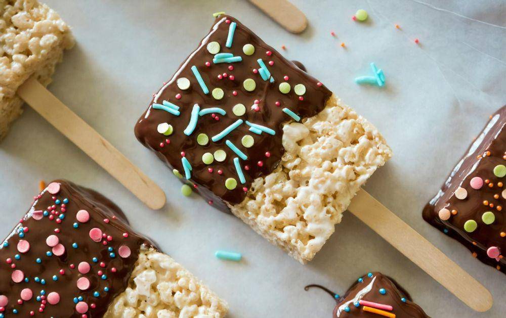 ilustrasi rice krispies pop (unsplash.com/American Heritage Chocolate)