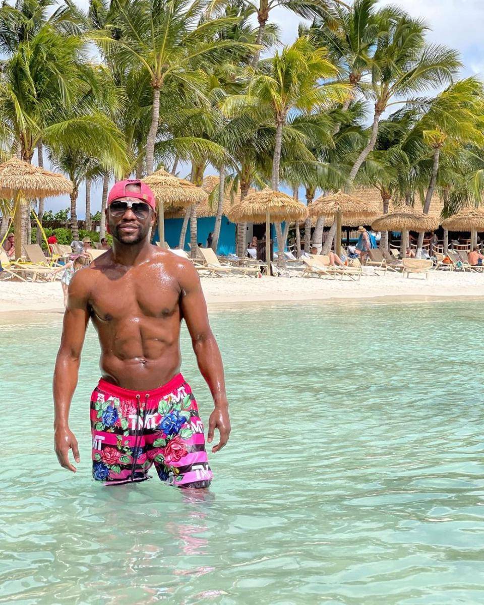 Floyd Mayweather (instagram.com/floydmayweather)