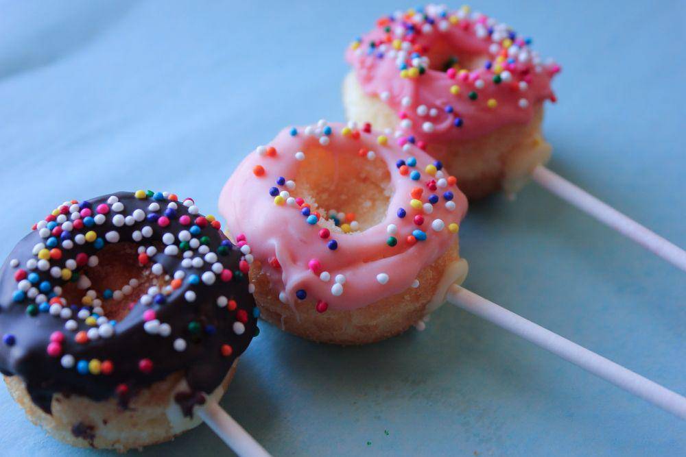 ilustrasi donut pop (pixabay.com/Ceeline)