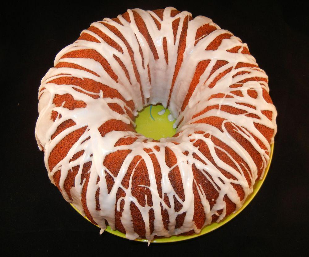 ilustrasi strawberry lemonade bundt cake (pixabay.com/pixel1)