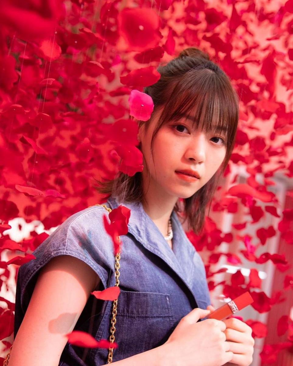 Nanase Nishino (instagram.com/nishino.nanase.official)
