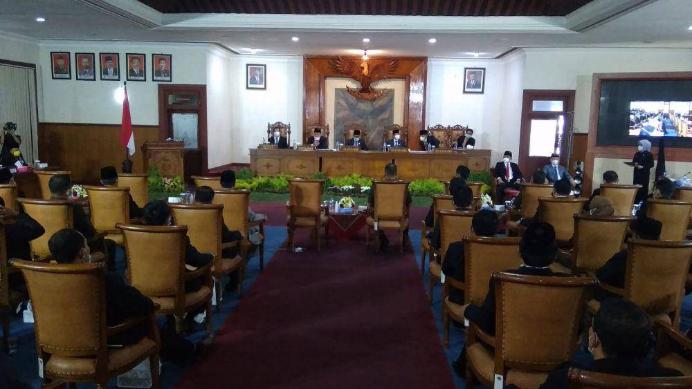 Suasana rapat paripurna sebelum pemaparan visi dan misi Cawabup Tulungagung. IDN Times/ Bramanta Pamungkas