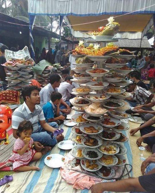 makan bareng-bareng kocak (instagram.com/awreceh.id)