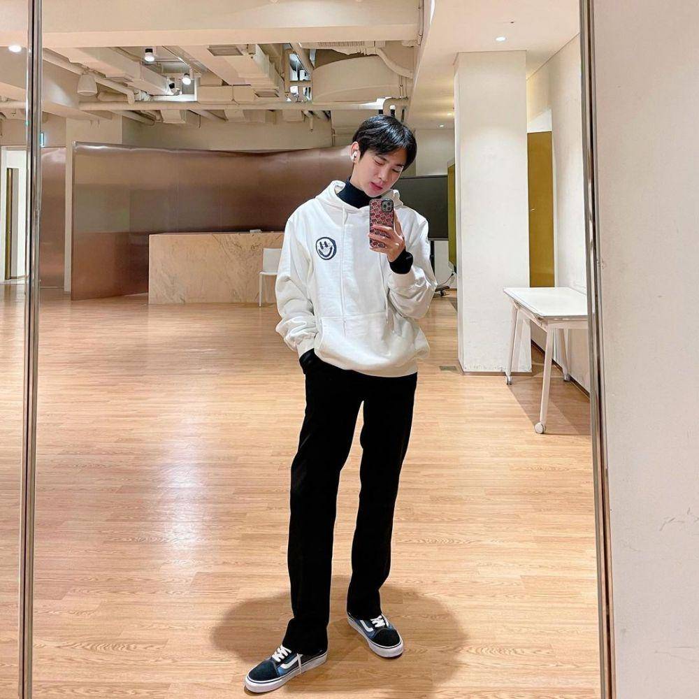 Outfit Key Shinee (instagram.com/bumkeyk)
