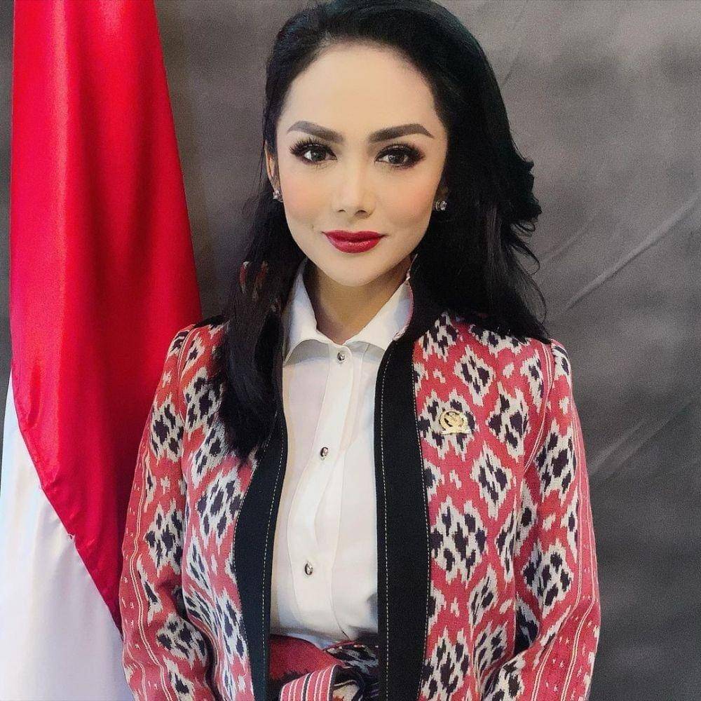 Krisdayanti di gedung DPR (instagram.com/krisdayantilemos)