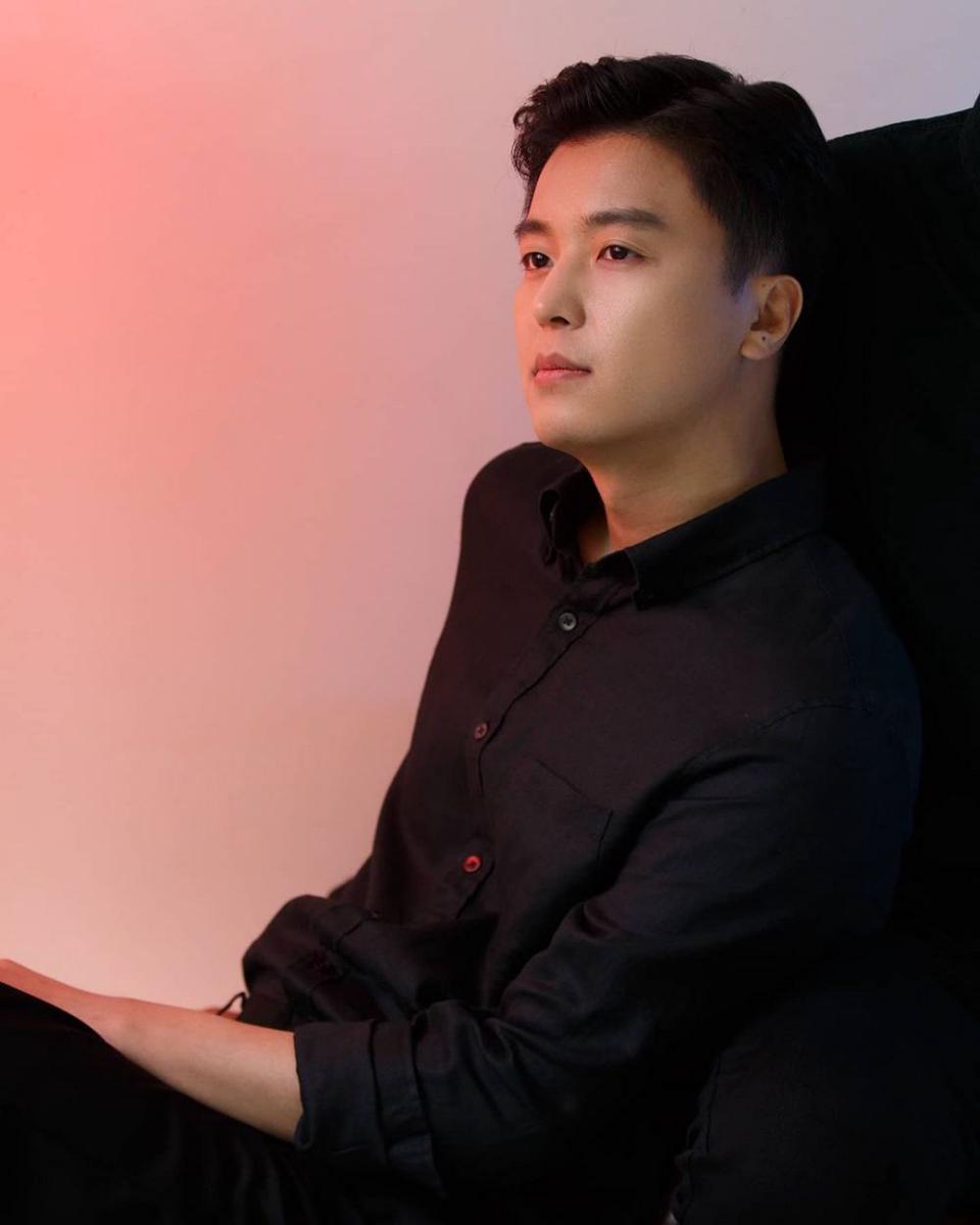 Yeon Woo Jin (instagram.com/jumpent_official)