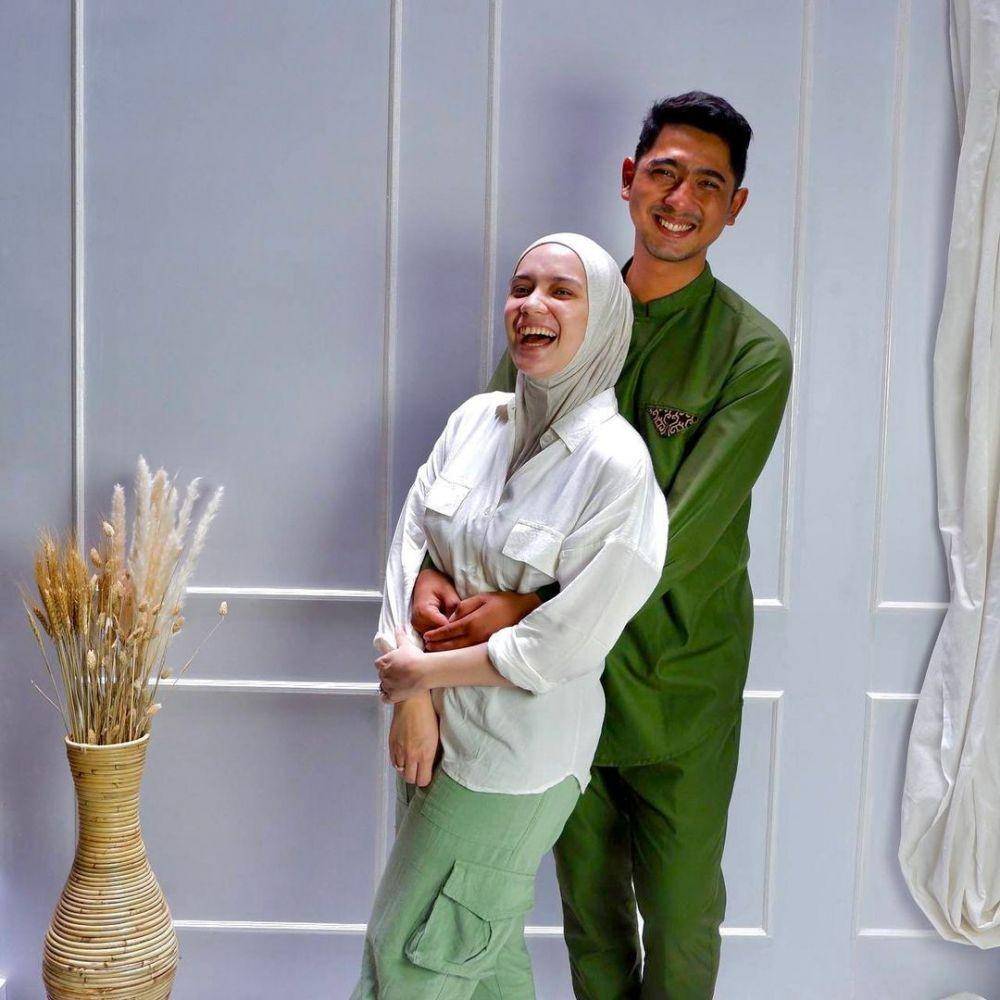 Arya Saloka dan keluarga asli (instagram.com/putriannesaloka)