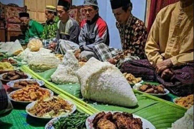 makan bareng-bareng kocak (instagram.com/meme.comic.indonesiia)