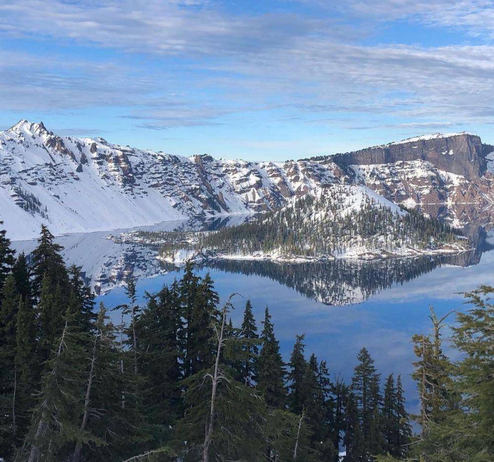 Crater Lake National Park (instagram.com/craterlakenps)