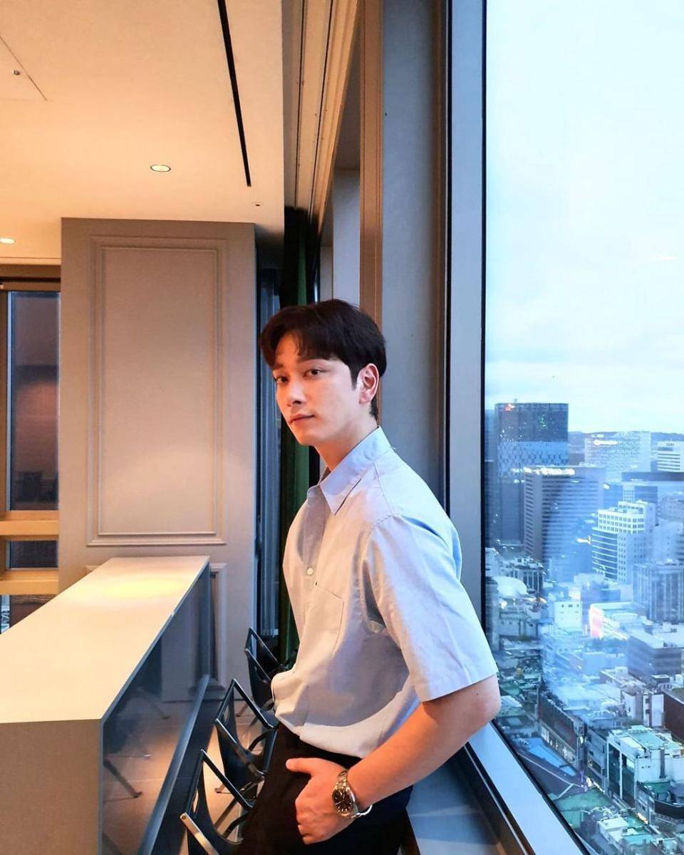 Chansung 2PM (instagram.com/hwang_chan222)