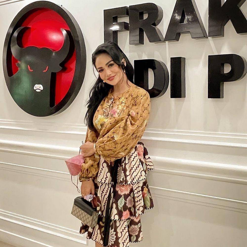 Krisdayanti (instagram.com/krisdayantilemos)