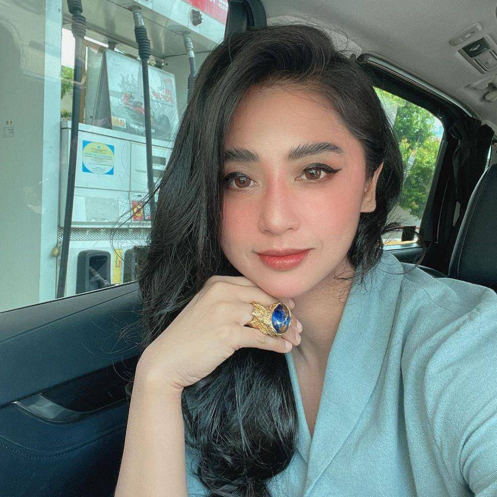 Dewi Perssik (instagram.com/dewiperssikreal.new)