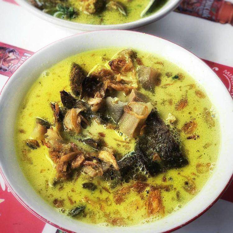 Soto Kuning M Yusuf (instagram.com/ jajananbogorbykitcat)