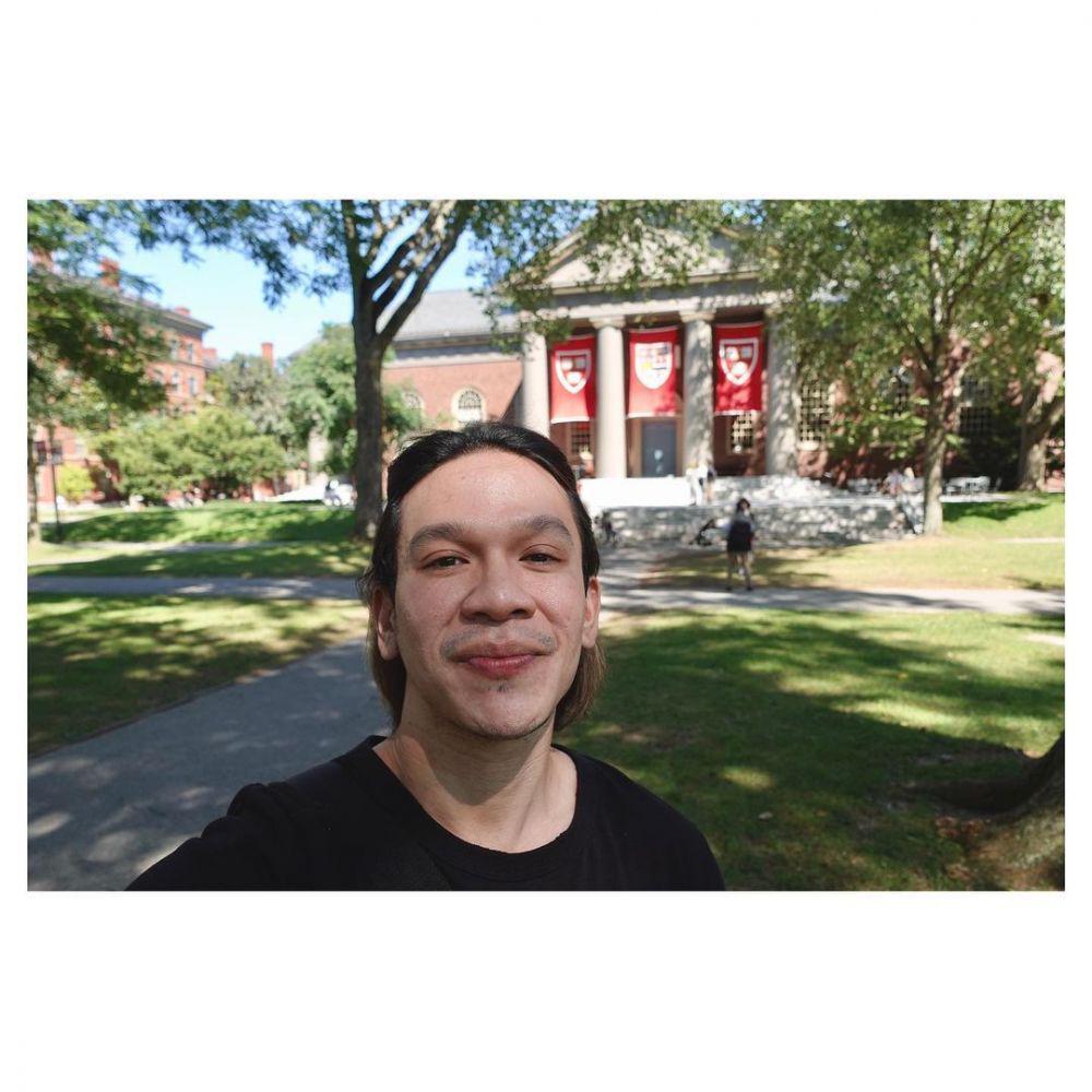 Kuliah di Harvard, 10 Harga Outfit Elit Jordi Onsu yang Curi Perhatian