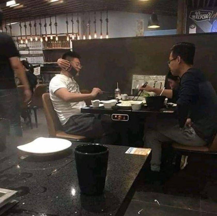 makan bareng-bareng kocak (instagram.com/receh.humorku)
