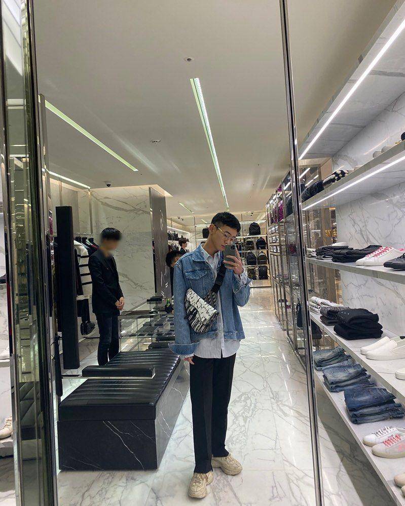 Outfit Key Shinee (instagram.com/bumkeyk)