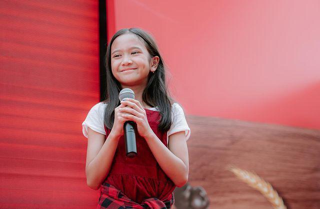 9 Anak Gadis Artis Berbakat Menyanyi saat Usia di Bawah 10 Tahun