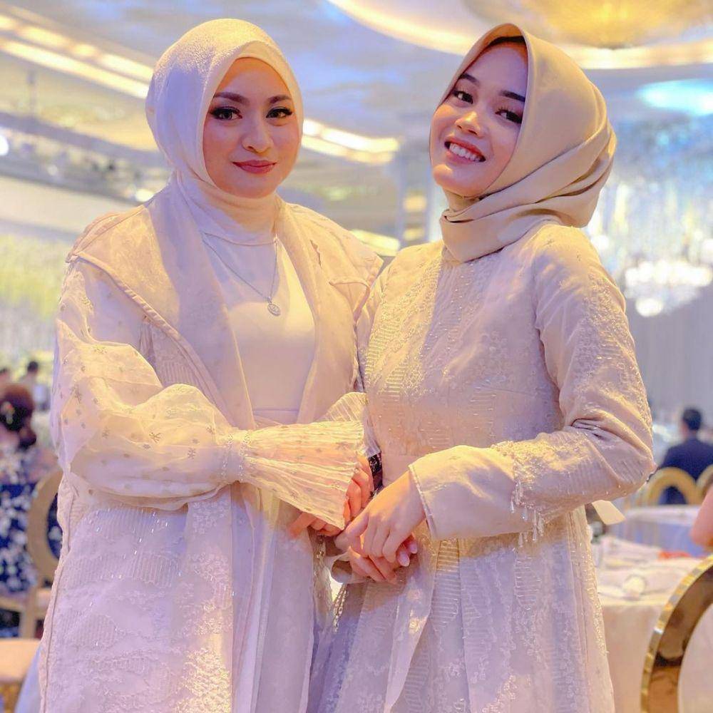 potret Nathalie Holscher dan Putri Delina (instagram.com/putridelinaa)