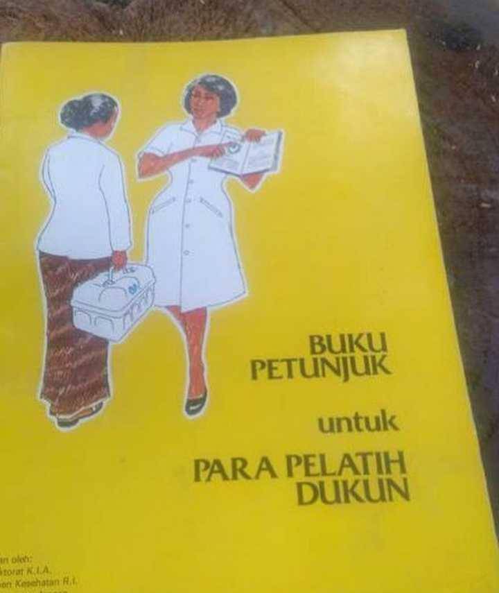 judul buku nyeleneh (instagram.com/onecak)