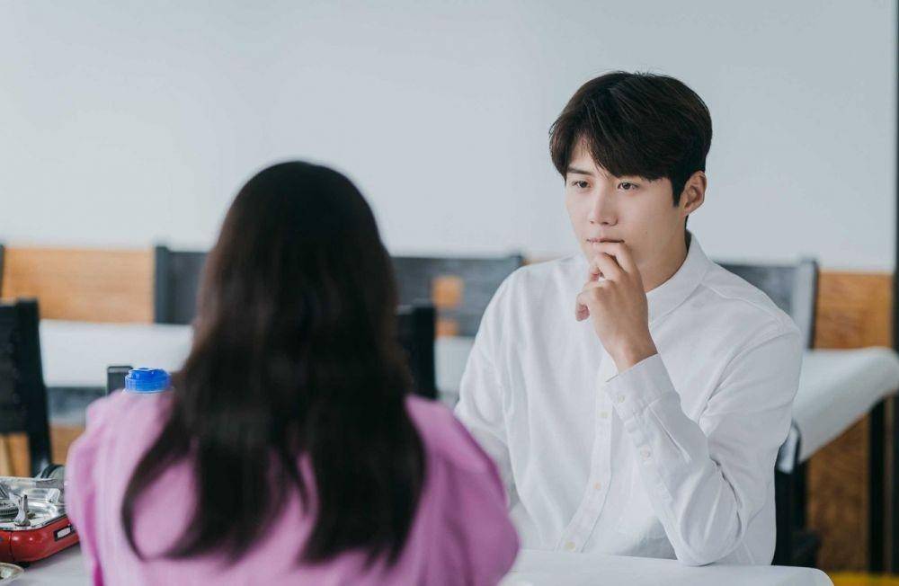 cuplikan drama Hometown ChaChaCha (dok. tvN/ Hometown ChaChaCha)