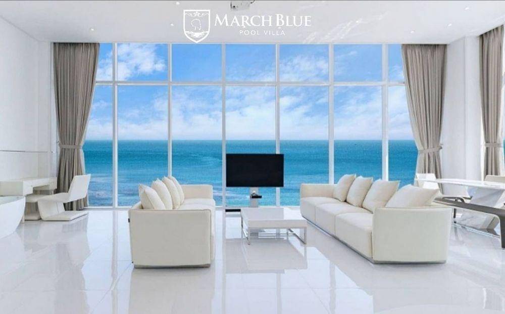 potret bagian interior dari Marchblue Pool Villa yang langsung menghadap ke laut (instagram.com/marchblue_poolvilla_official)