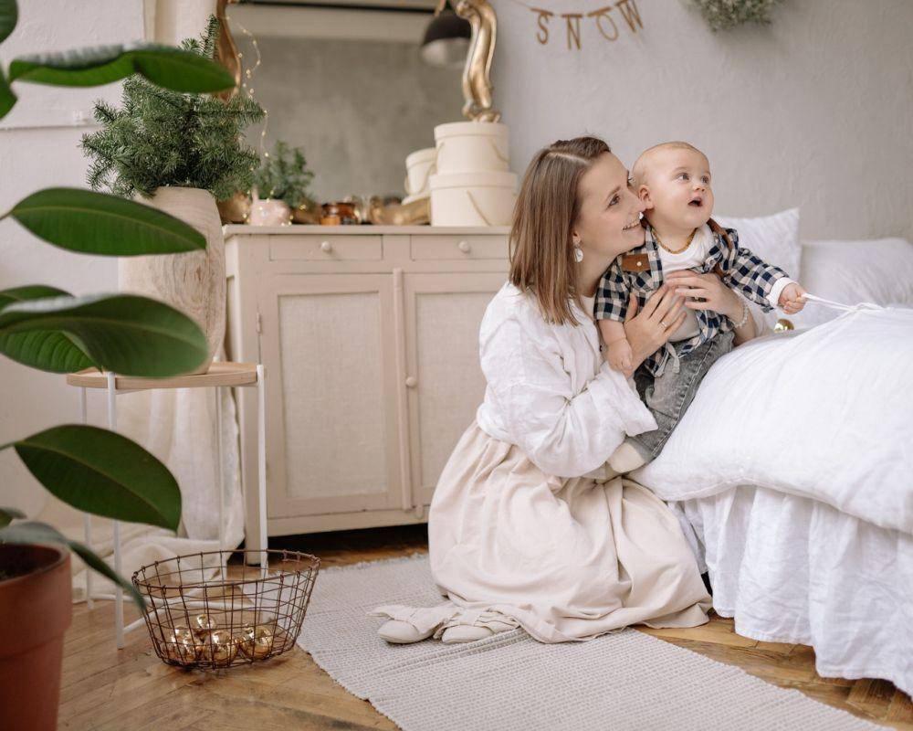 ilustrasi ibu dan anak (pexels.com/Yan Krukov)
