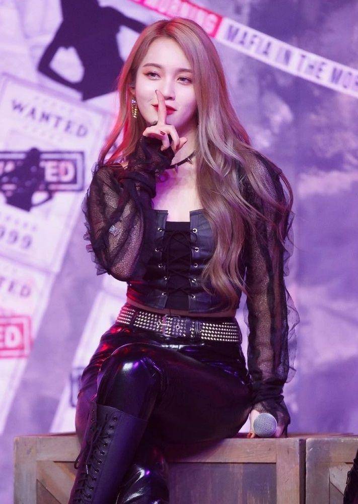 Fu Ya Ning (instagram.com/girlsplanet999)