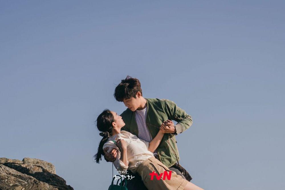 Hometown Cha-Cha-Cha dan KDrama yang Ceritanya Ringan