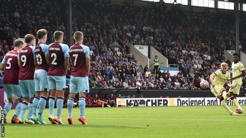 5 Fakta di Balik Laga Arsenal Vs. Burnley, Diwarnai Bentrok Suporter!