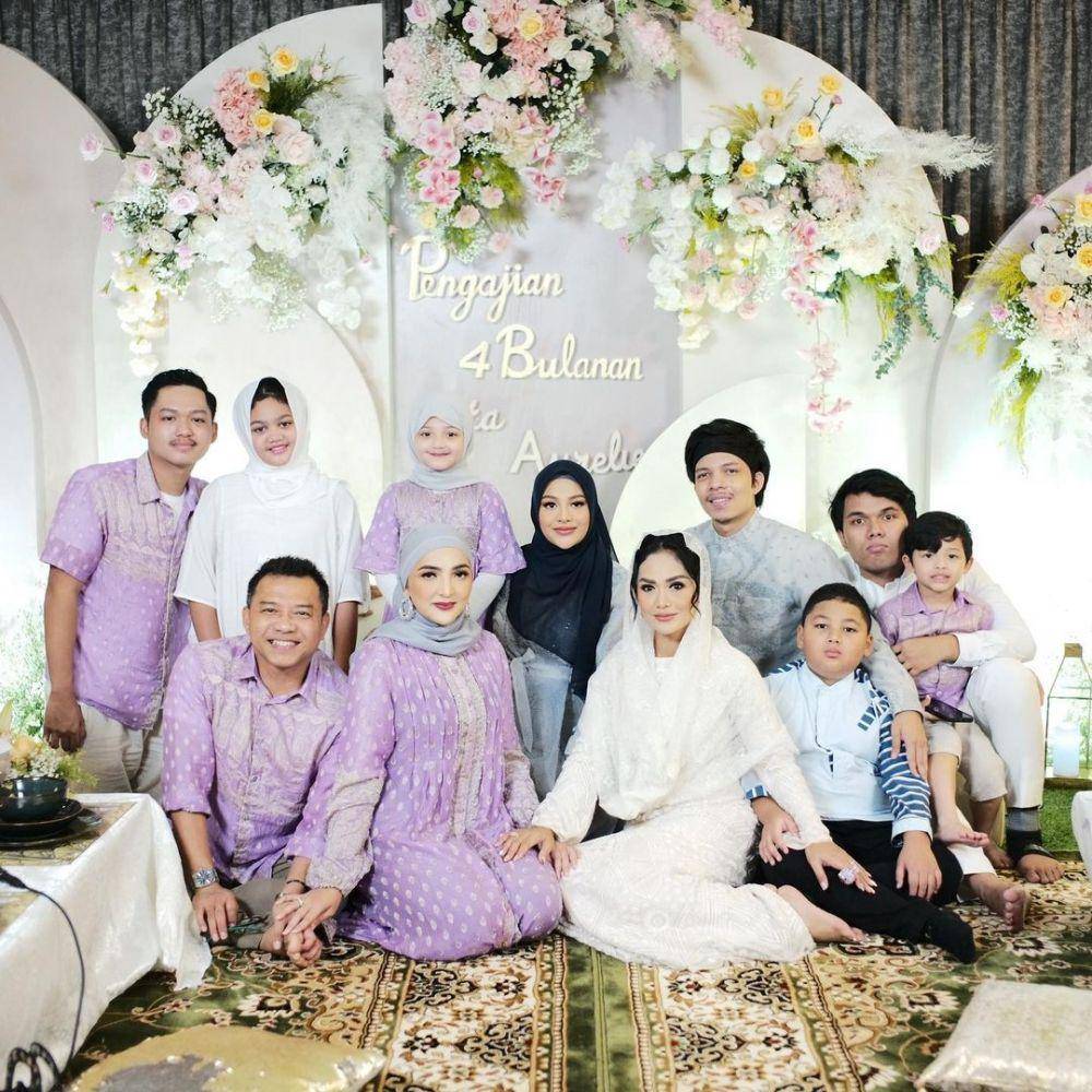 momen tasyakuran 4 bulanan Aurel (instagram.com/aurelie.hermansyah)