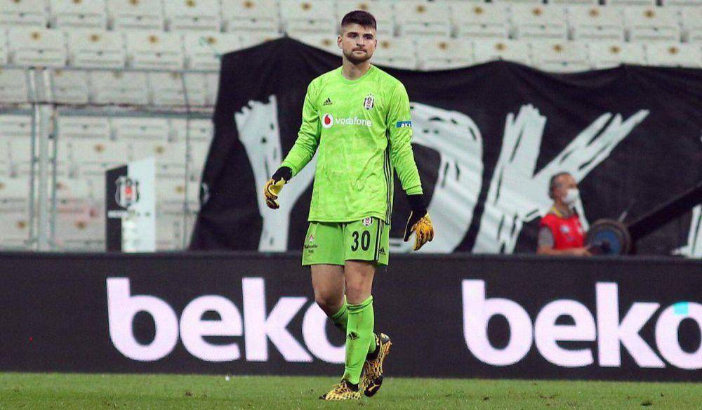 potret Ersin Destanoglu bersama Besiktas (newsbeezer.com)