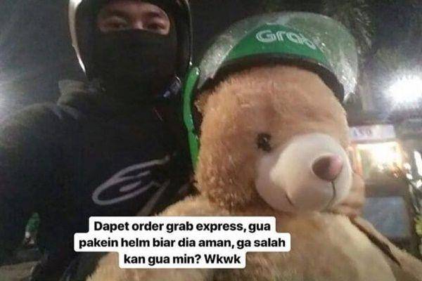 drive ojek online bawa mainan (instagram.com/dramaojol.id)